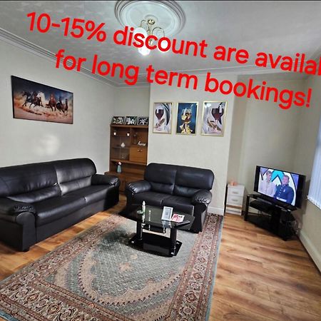 Spacious Two Bedroom House, Parking And Wifi Leeds  Dış mekan fotoğraf
